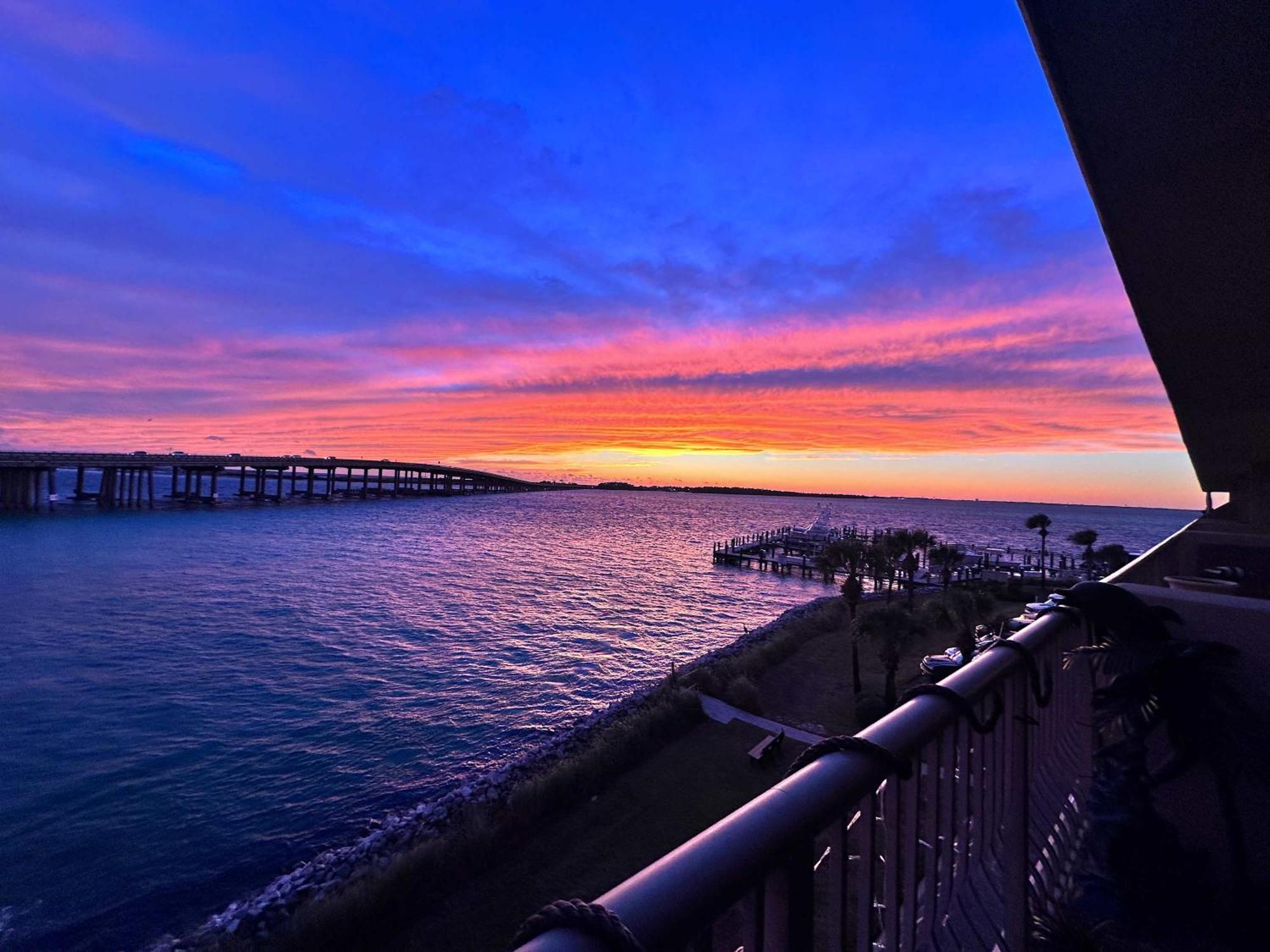 5 Star Resort 11Th Fl Stunning Sunrise 2Br 2Ba King Suite,Pools ,Shuttle Or Walk To Beach Destin Exterior photo